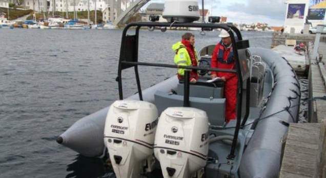 Bilde av inspeksjon ombord i en såkalt RIB-båt